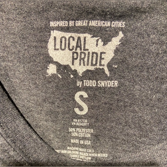 Small “Chicago local Pride” shirt - Picture 3 of 3